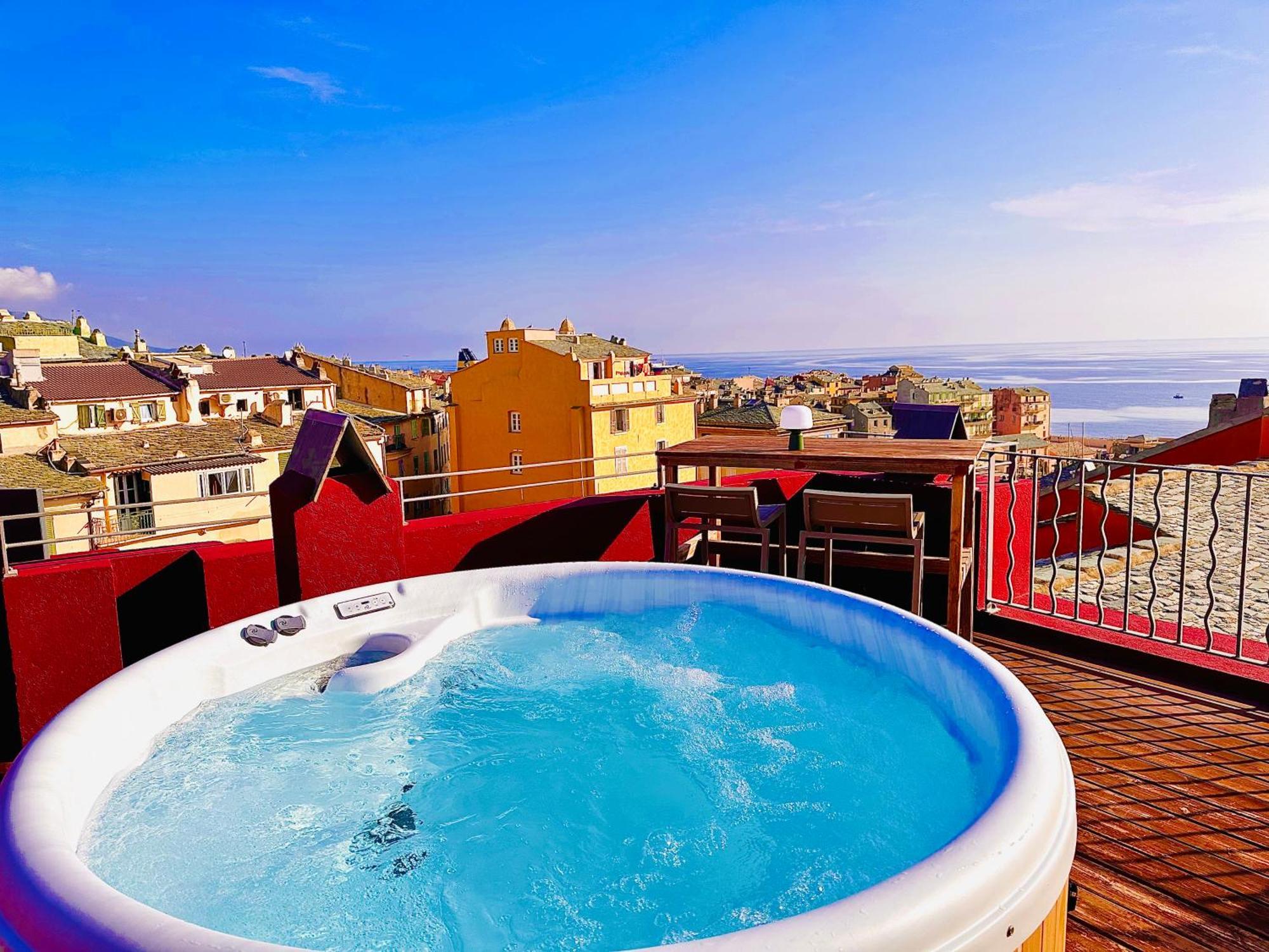 Pepites Bastiaises Vatta Appartement Roof Top Jacuzzi Vue Vieux Port Bastia  Exterior photo
