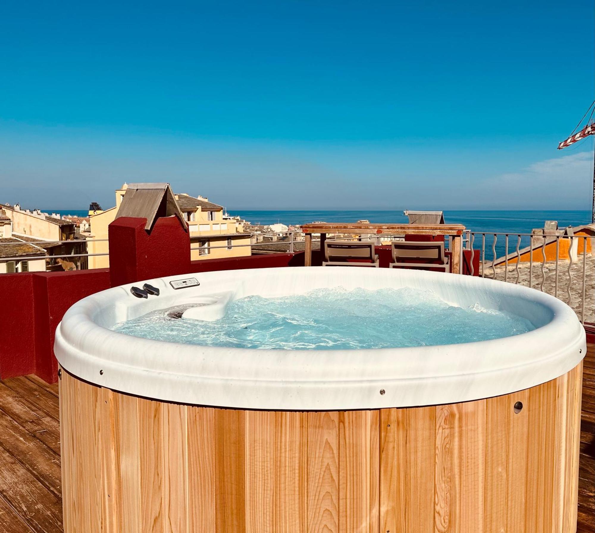 Pepites Bastiaises Vatta Appartement Roof Top Jacuzzi Vue Vieux Port Bastia  Exterior photo